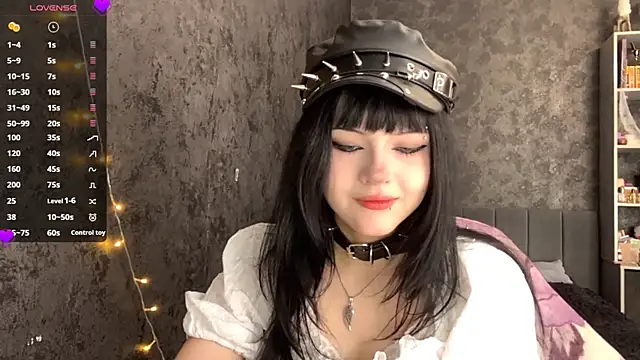 EmilyEmbears online show from June 2026 07:18:01 AM