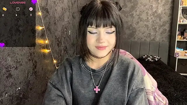 EmilyEmbears online show from June 2026 08:04:02 AM