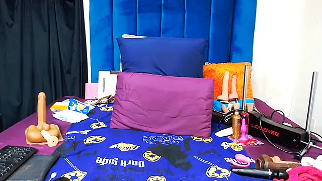 Freakyslut-39 online show from June 2026 01:32:02 PM