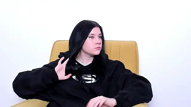 Snapshot of BarbarFinkley chatting on April 2026 07:39:01 AM BarbarFinkley online show from April 2026 07:39:01 AM