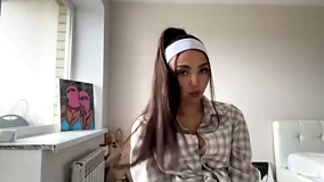 AlvinaMair online show from April 2026 07:06:02 AM