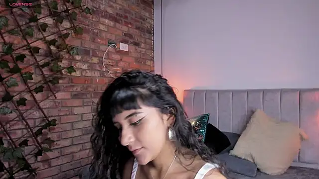 Snapshot of Hanna_Clark__ chatting on May 2026 12:12:01 PM Hanna Clark online show from May 2026 12:12:01 PM
