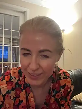 Snapshot of Laylaskyexx chatting on April 2026 05:01:02 AM Laylaskyexx online show from April 2026 05:01:02 AM