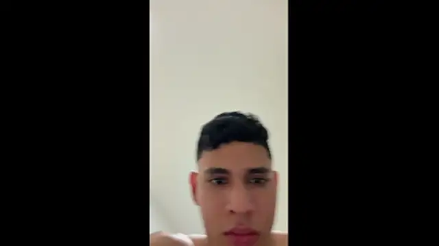 Snapshot of Massimo_Rinaldi chatting on May 2026 01:58:02 AM Massimo Rinaldi online show from May 2026 01:58:02 AM