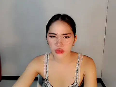 urasiankylie online show from April 2026 08:50:02 PM