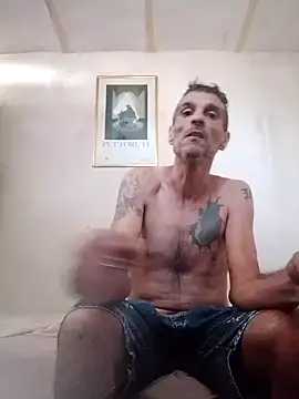 Guillelp online show from April 2026 06:43:02 PM