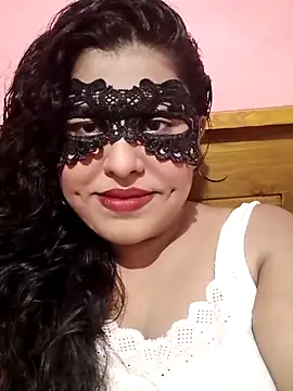 Snapshot of Maskedcurves chatting on April 2026 05:18:02 AM Maskedcurves online show from April 2026 05:18:02 AM