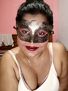 Maskedcurves online show from May 2026 07:14:02 AM