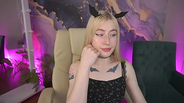 MelaniiePlay online show from May 2026 01:17:01 PM