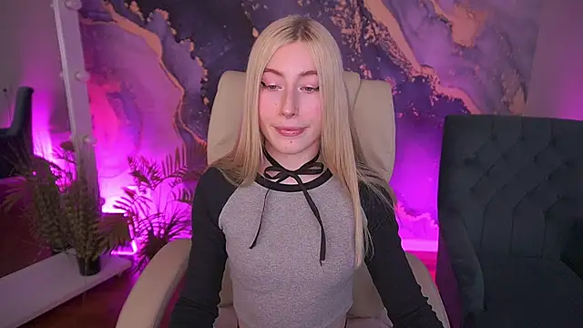 MelaniiePlay online show from May 2026 01:42:02 PM