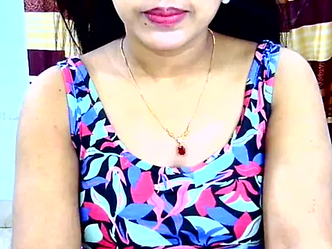 Snapshot of Noor_Zarin chatting on April 2026 10:34:02 PM Noor Zarin online show from April 2026 10:34:02 PM