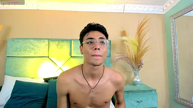 DannTaylor online show from July 2026 08:33:02 PM