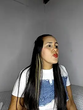 Snapshot of Paulina_06 chatting on June 2026 08:02:02 PM Paulina 06 online show from June 2026 08:02:02 PM