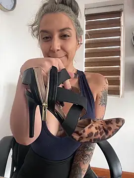 Isabella varella- online show from May 2026 01:51:01 PM