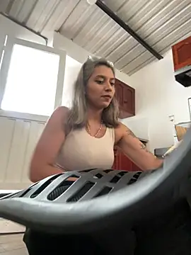 Isabella varella- online show from June 2026 02:15:02 PM