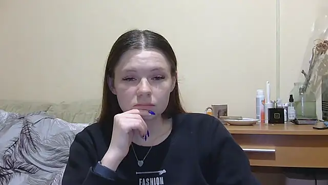 JessicaHolland1 online show from April 2026 07:53:01 PM