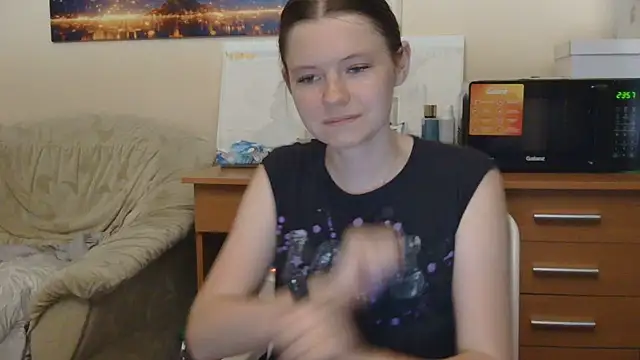 JessicaHolland1 online show from June 2026 07:01:01 PM
