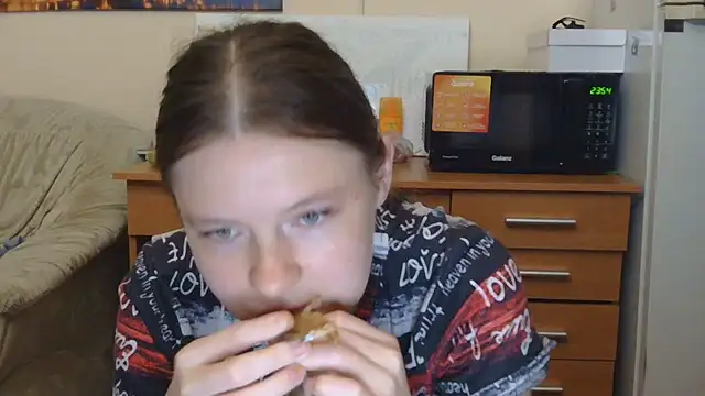JessicaHolland1 online show from July 2026 06:54:01 PM