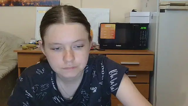 JessicaHolland1 online show from July 2026 05:37:01 PM