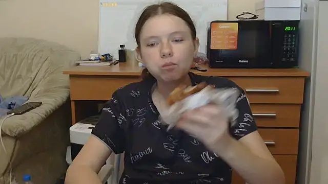 JessicaHolland1 online show from July 2026 07:23:02 PM