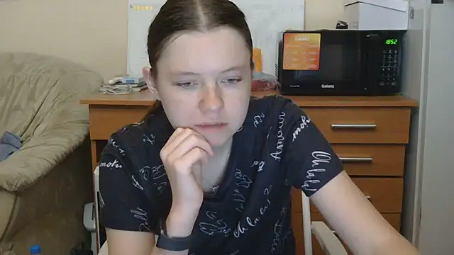 JessicaHolland1 online show from July 2026 06:04:01 PM