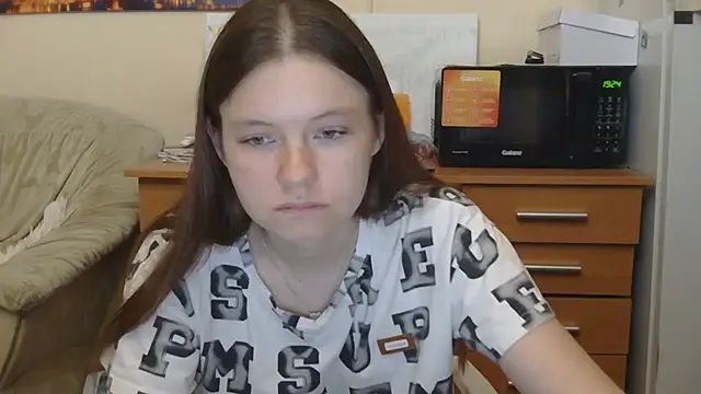 JessicaHolland1 online show from July 2026 06:37:01 PM