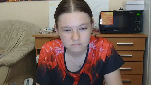 JessicaHolland1 online show from July 2026 06:20:01 PM