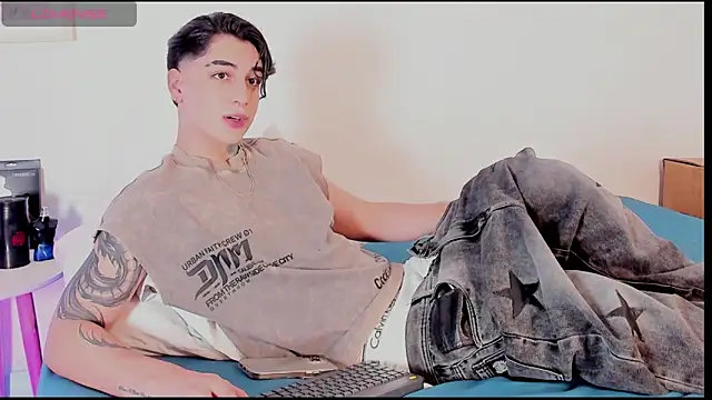 Thiago angel online show from May 2026 12:16:02 AM