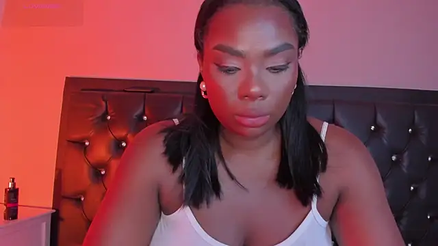 Snapshot of hugeboobs-ebony chatting on May 2026 11:11:01 PM hugeboobs-ebony online show from May 2026 11:11:01 PM
