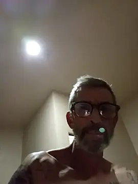 Snapshot of chris-sbh11 chatting on May 2026 01:22:02 AM chris-sbh11 online show from May 2026 01:22:02 AM