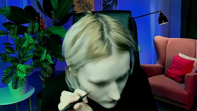 Snapshot of MicheleMarsh chatting on April 2026 11:18:02 AM MicheleMarsh online show from April 2026 11:18:02 AM