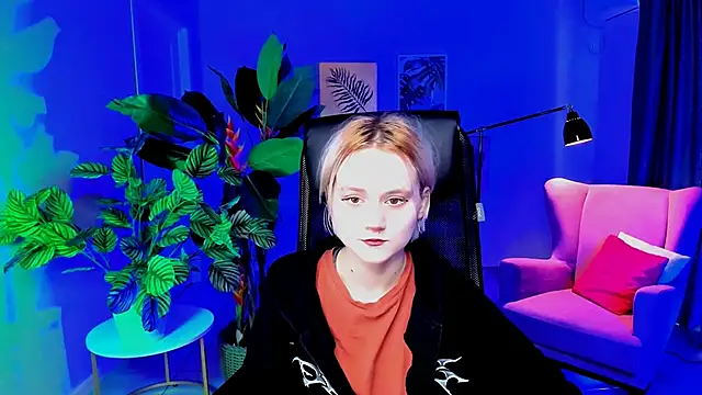 Snapshot of MicheleMarsh chatting on April 2026 01:00:02 PM MicheleMarsh online show from April 2026 01:00:02 PM