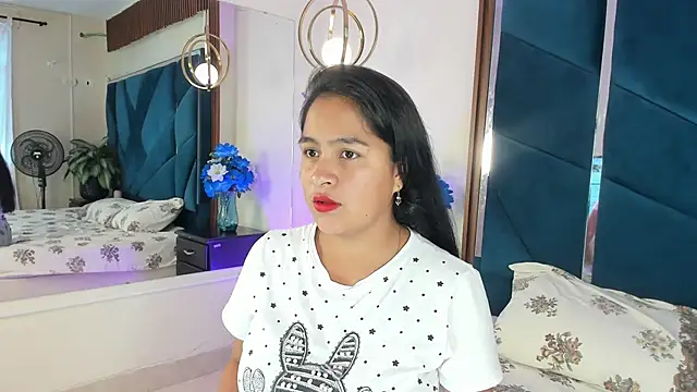 Snapshot of AprilMiiller chatting on April 2026 01:50:02 PM AprilMiiller online show from April 2026 01:50:02 PM