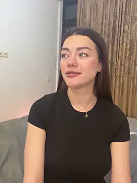 LucyVixxen online show from April 2026 08:31:01 PM