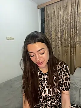 LucyVixxen online show from April 2026 10:21:02 PM