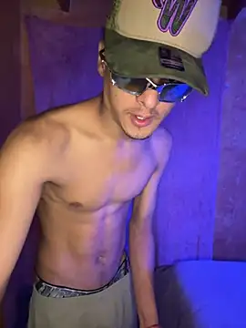 Cuteathleticboys online show from April 2026 09:01:02 PM