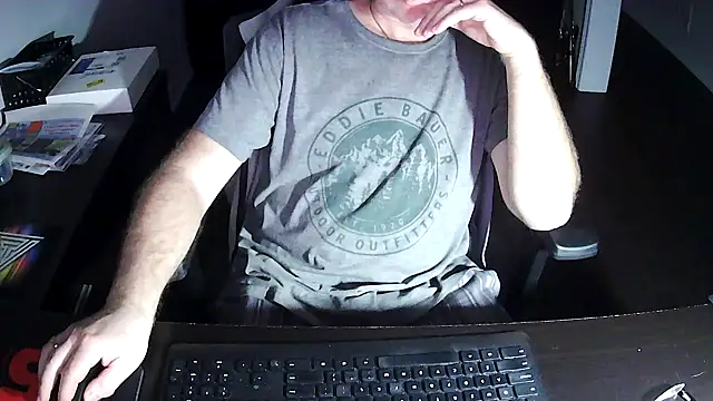 Shalun2000 online show from April 2026 01:52:01 AM