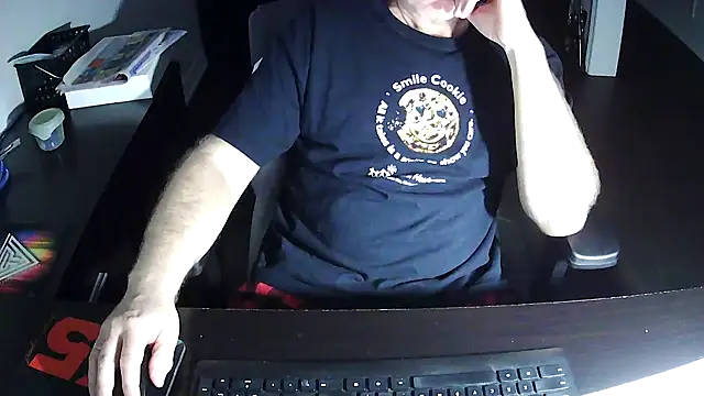 Shalun2000 online show from May 2026 03:01:01 AM