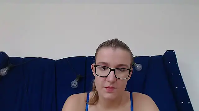 Yennyloves online show from May 2026 06:31:02 PM