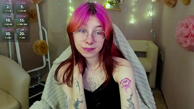 Snapshot of Alice_Nyx chatting on May 2026 09:13:01 PM Alice Nyx online show from May 2026 09:13:01 PM