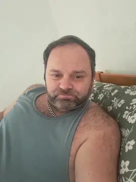 Snapshot of SlowTemptation chatting on April 2026 11:40:02 AM SlowTemptation online show from April 2026 11:40:02 AM