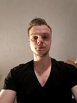 Snapshot of CuteDenno chatting on April 2026 06:53:01 PM CuteDenno online show from April 2026 06:53:01 PM