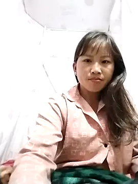 Snapshot of Yo-must chatting on April 2026 04:41:01 PM Yo-must online show from April 2026 04:41:01 PM