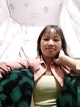 Snapshot of Yo-must chatting on April 2026 07:16:02 PM Yo-must online show from April 2026 07:16:02 PM