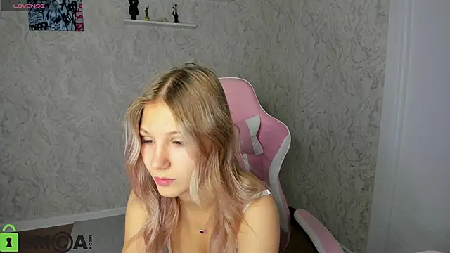 Angelina Becker online show from June 2026 01:18:02 AM