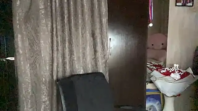 Snapshot of SophieNiktashu chatting on April 2026 12:13:01 PM SophieNiktashu online show from April 2026 12:13:01 PM