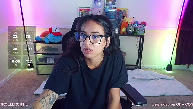 Snapshot of Controllercutie chatting on April 2026 12:19:02 PM Controllercutie online show from April 2026 12:19:02 PM