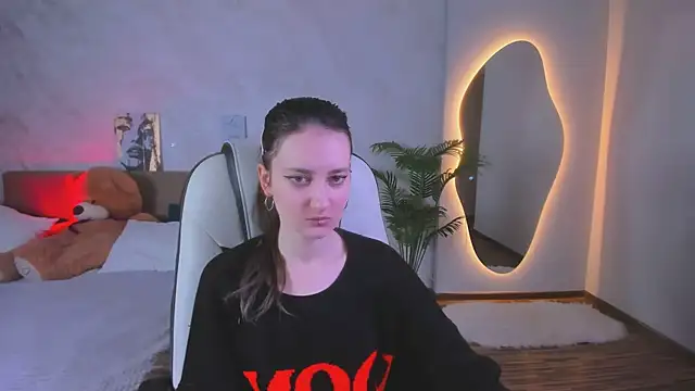  SummerLila online show from April 2026 01:56:01 PM