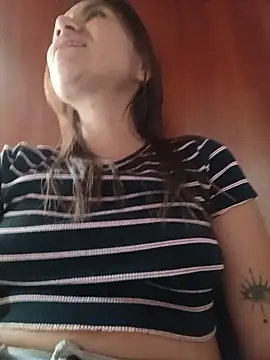 Leticia Hinkley  online show from May 2026 09:01:02 PM