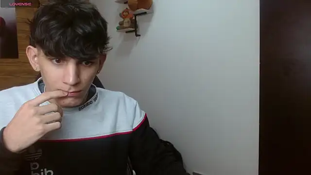 Snapshot of billy_wild chatting on May 2026 11:06:02 AM billy wild online show from May 2026 11:06:02 AM